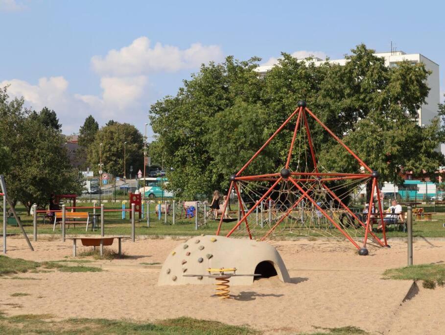 Rodinny Puldomek S Vybavenim A Bazenem Zruc nad Sazavou Exterior foto